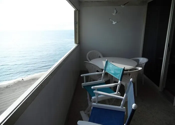 Atlantis 1608 Apartment